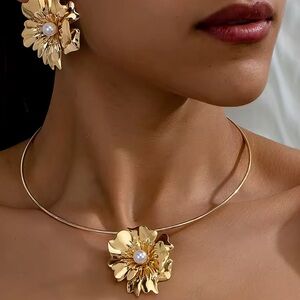 Zara lux unique adjustaby Gold Flower Necklace